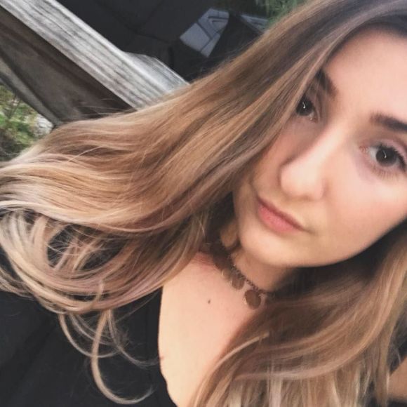 Meet your Posher, Sara - Picture 1 of 1